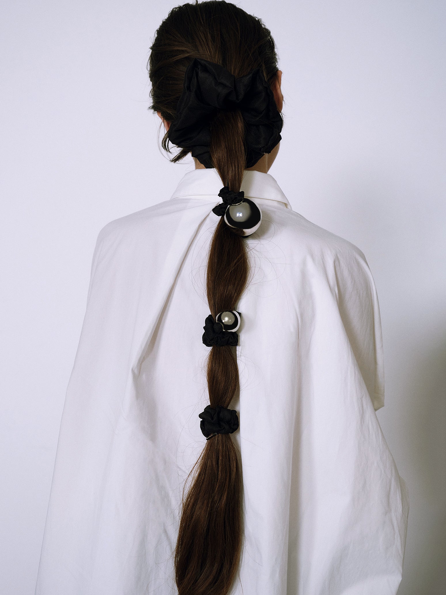 Medium Metal Ball Silk Scrunchie – heyep