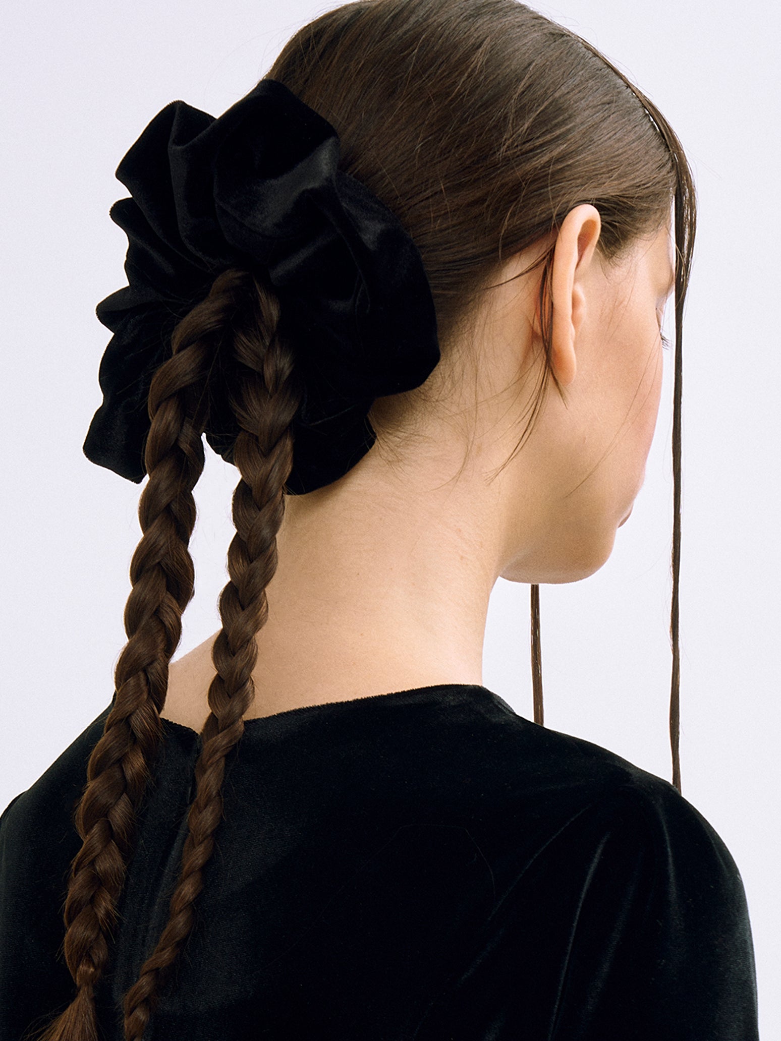 Medium Velour Scrunchie – heyep